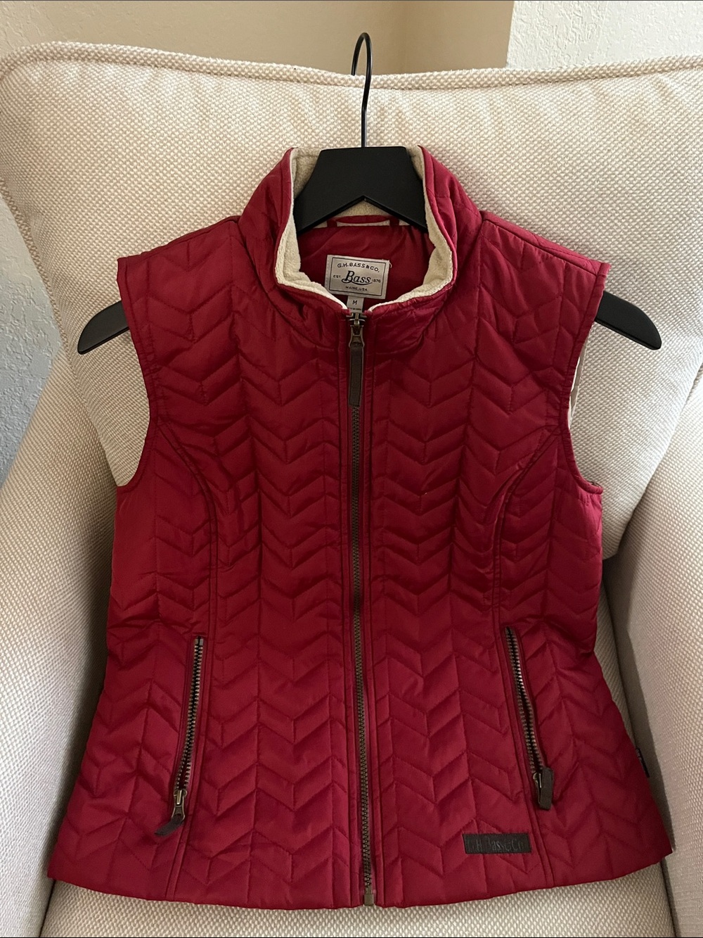Bass Women's Quilted lightweight maroon Vest